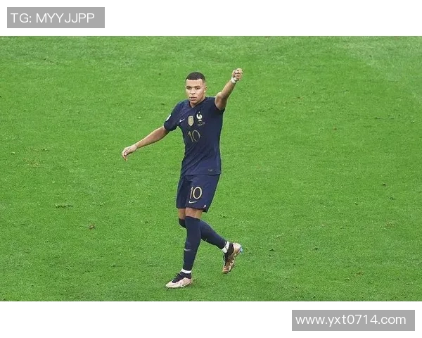 背后默默奉献的足球明星们如何成就辉煌的职业生涯与传奇故事